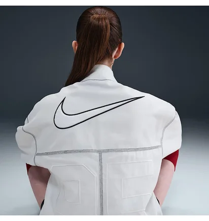 Куртка женская Nike Sportswear Graphic Cargo White IB2037-121