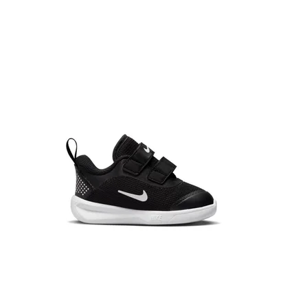 Кросівки дитячі Nike Omni Multi-Court Black DM9028-002