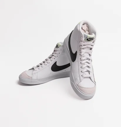 Кросівки дитячі Nike Blazer Mid 77 Grade School Lifestyle Shoes White DA4086-109