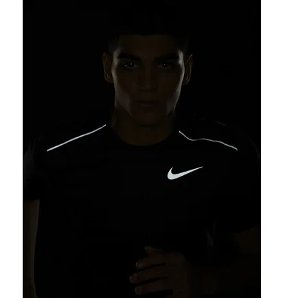 Футболка мужская Nike Dri-Fit Miler Black AJ7565-010