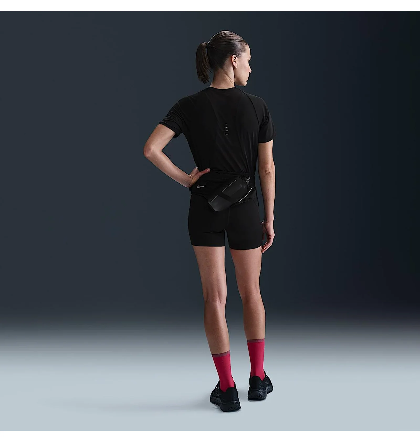 ᐉ Футболка женская Nike Swift Dri-Fit Ss Black HM9698-010