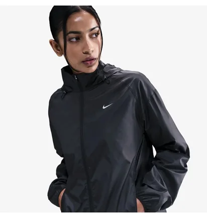 Вітровка жіноча Nike Tempo Repel Black HV5769-010