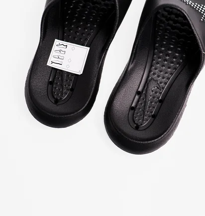 Тапочки жіночі Nike Victori One Shwer Slide Black CZ7836-001