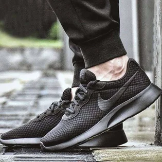 Кроссовки мужские Nike Tanjun Black 812654-001