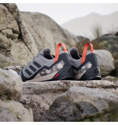 Кросівки унісекс Adidas Terrex Swift Solo 2.0 Hiking Grey ID3449