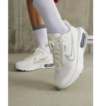Кроссовки женские Nike Air Max Intrlk WomenS Shoes White DQ2904-100