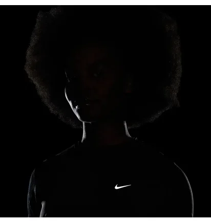 Футболка жіноча Nike W Rn Dvn Dri-Fitadv Eng Ss Tp Black FN2581-227