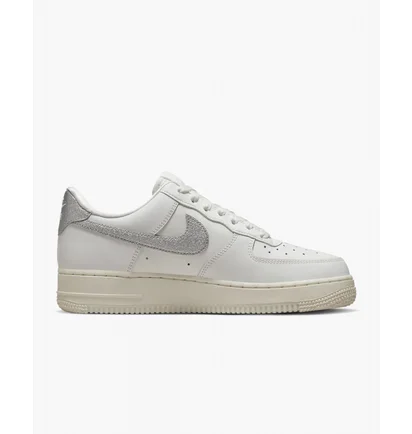 Кросівки жіночі Nike Air Force 1 07 White Dq7569-100