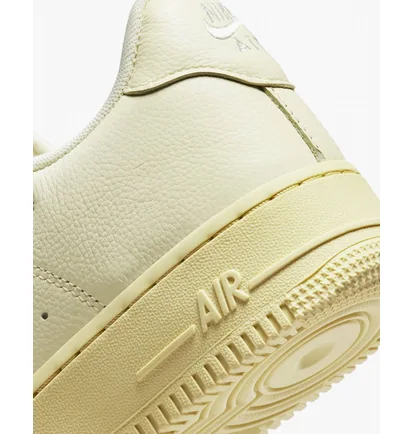 Кросівки жіночі Nike Air Force 1 07 Lx Beige Do9456-100