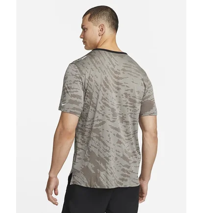 Футболка мужская Nike Dri-Fit Run Division Rise 365 Grey DM4636-017