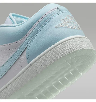 Кроссовки мужские Nike 1 Low Se White/Light Blue HJ5999-400