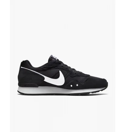 Кросівки чоловічі Nike Venture Runner Black CK2944-002