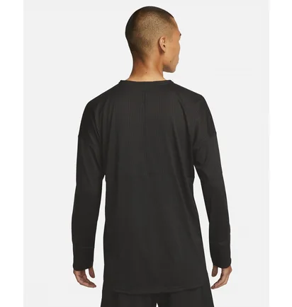 Лонгслів чоловічий Nike Dri-Fit Yoga Black FB7775-010