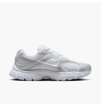 Кросівки жіночі Nike V5 Rnr WomenS Shoes White HQ7901-101