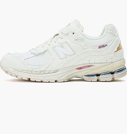 Кросівки унісекс New Balance Protection Pack 2002R Beige M2002RDC
