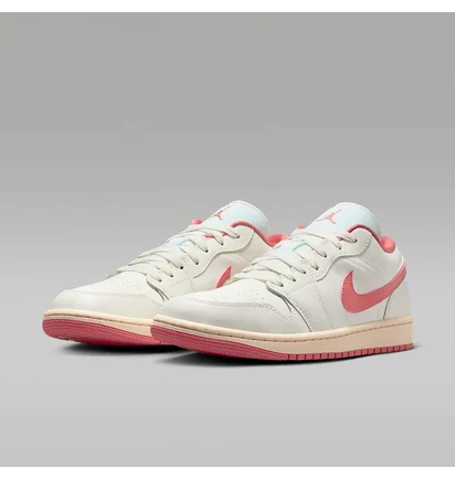 Кроссовки женские Air Jordan 1 Low White DC0774-109