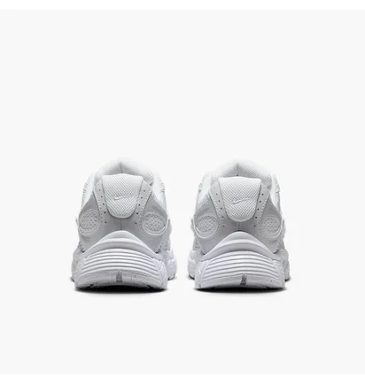 Кросівки жіночі Nike V5 Rnr WomenS Shoes White HQ7901-101