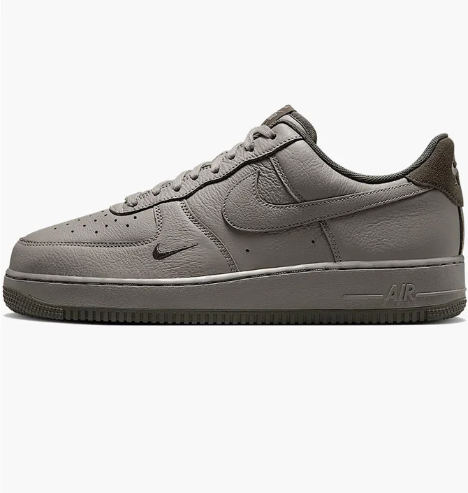 ᐉ Кросівки чоловічі Nike Air Force 1 07 Lv8 Olive HM9483-300