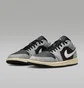 Кросівки чоловічі Air Jordan 1 Low Se Grey/Black HQ2010-012