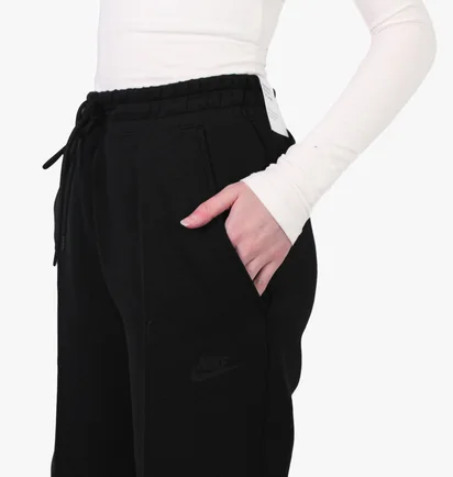 Брюки женские Nike Sportswear Tech Fleece Jogger Pants Black FB8330-010