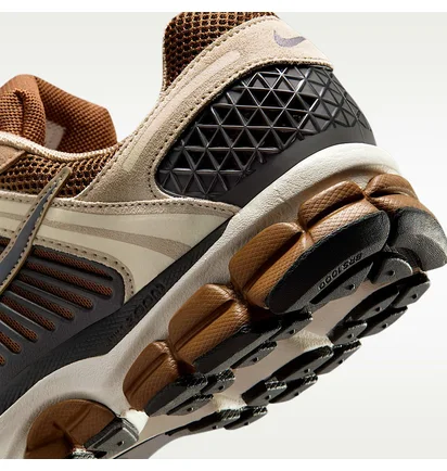 Кросівки унісекс Nike Zoom Vomero 5 Beige/Brown HF1553-202