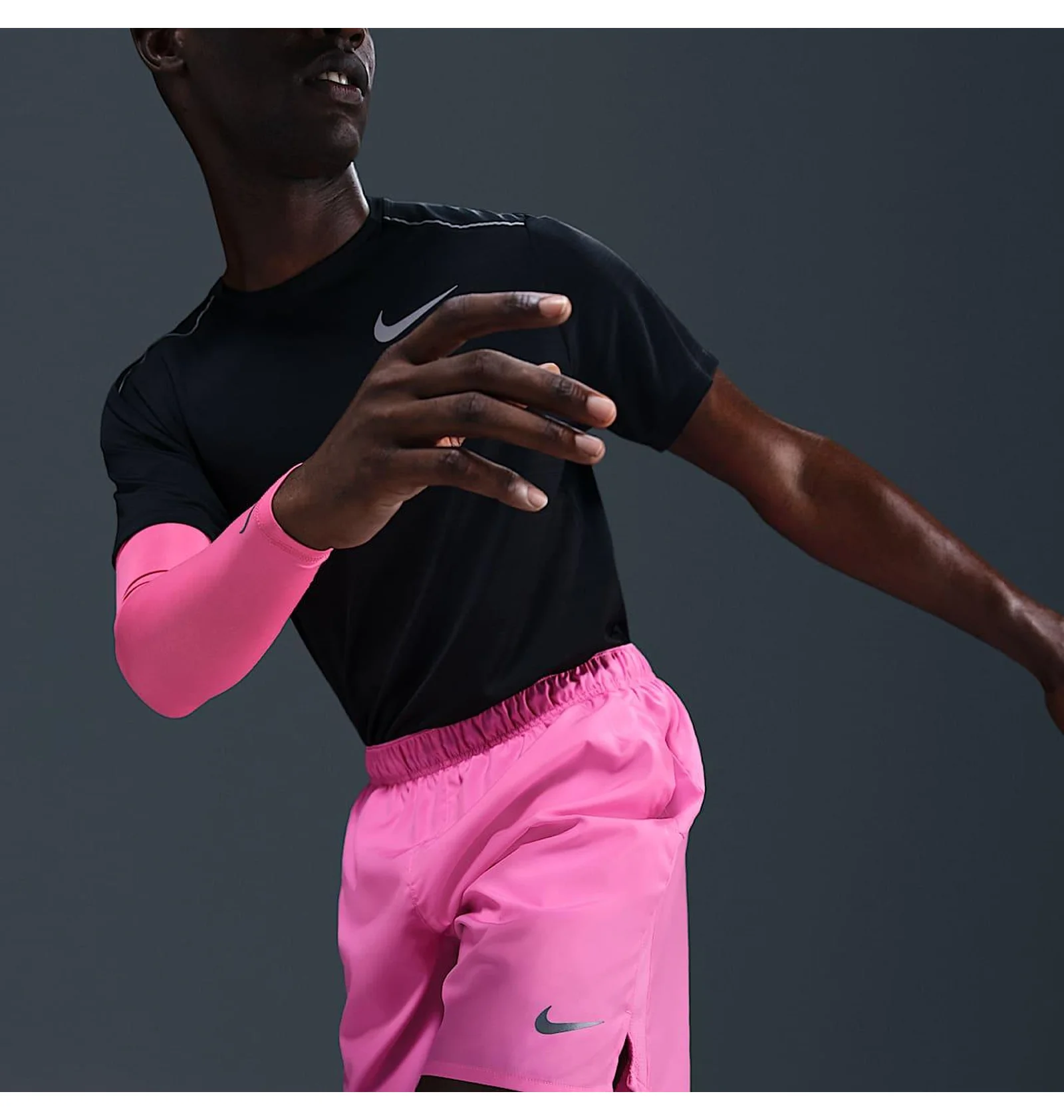 ᐉ Шорты мужские Nike Challenger Dri-Fit Pink HJ5482-675 - купить