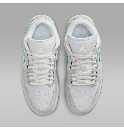 Кросівки жіночі Air Jordan Wmns 1 Low Se White IH3369-077