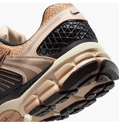 Кросівки жіночі Nike Zoom Vomero 5 Brown/Black FJ2028-106