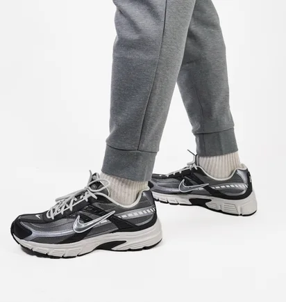 Штаны мужские Nike Primary Dri-Fit Uv Versatile Joggers Grey FZ0975-065