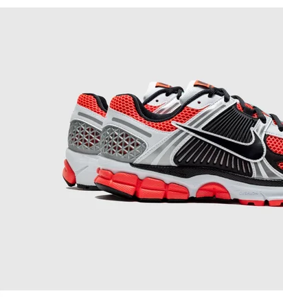 Кроссовки мужские Nike Zoom Vomero 5 Se Sp Grey/Red CZ8667-600