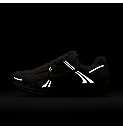 Кроссовки женские Nike Air Zoom Vomero 5 White FJ2028-103