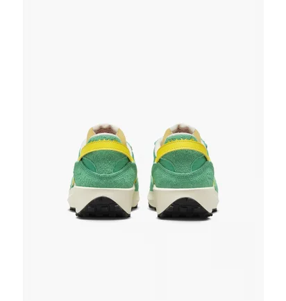 Кроссовки женские Nike Waffle Debut Vintage Shoes Green DX2931-300