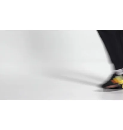 Кроссовки мужские Adidas Nmd_R1 Shoes Black HQ4561