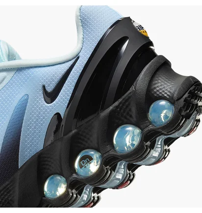Кроссовки женские Nike Air Max Dn 8 Light Blue HF5509-400