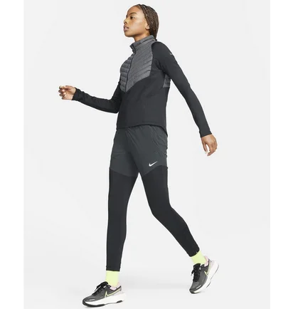 Куртка женская Nike Therma-Fit Run Division Black/Grey DD6468-010