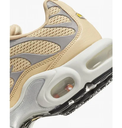 Кроссовки женские Nike Air Max Plus Shoes Beige FV8480-200