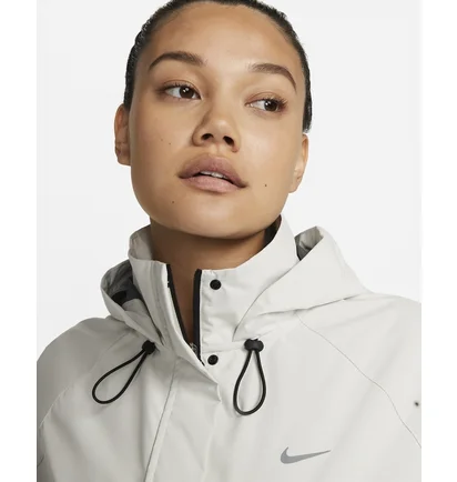 Куртка жіноча Nike Storm-Fit Swift WomenS Running Jacket White FB7492-110