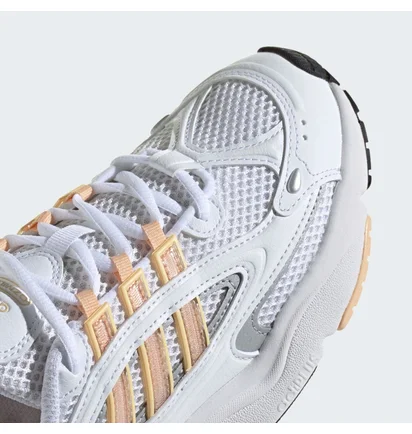 Кросівки жіночі Adidas Ozmillen Shoes White ID0572
