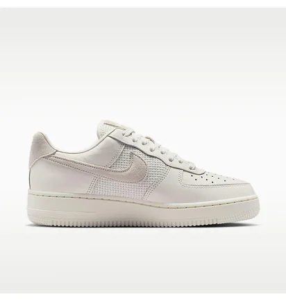 Кросівки жіночі Nike Air Force 1 07 Beige IQ0275-030