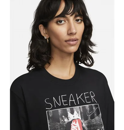 Футболка женская Nike T-Shirt Sportswear Black FD2531-010