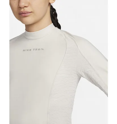 Лонгслів жіночий Nike Dri-Fit Trail Beige FN4706-104