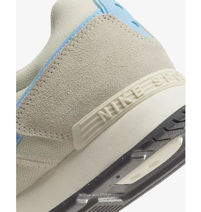 Кросівки жіночі Nike Venture Runner Beige CK2948-114