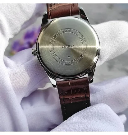 Годинник жіночий Casio Timeless Collection LTP-V005L-7B3