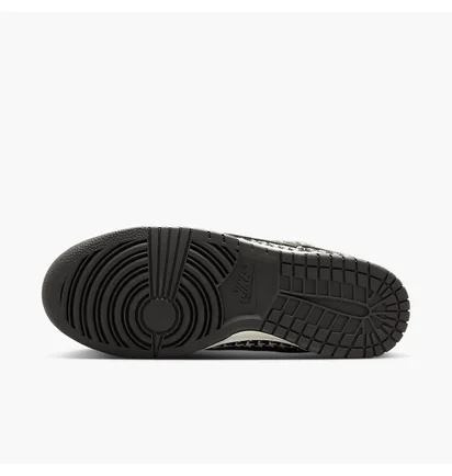 Кроссовки женские Nike Dunk Low Х Harris Tweed Black/White HQ5036-901