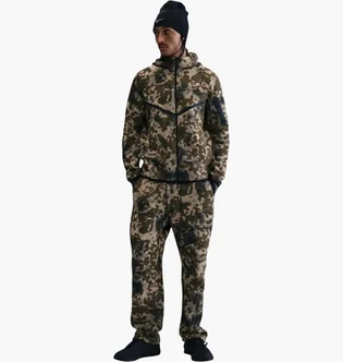 Спортивный костюм мужской Nike Tech Fleece Camo HV0955-276__II1324-276