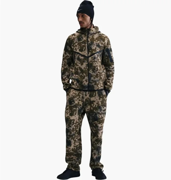 Спортивный костюм мужской Nike Tech Fleece Camo HV0955-276__II1324-276