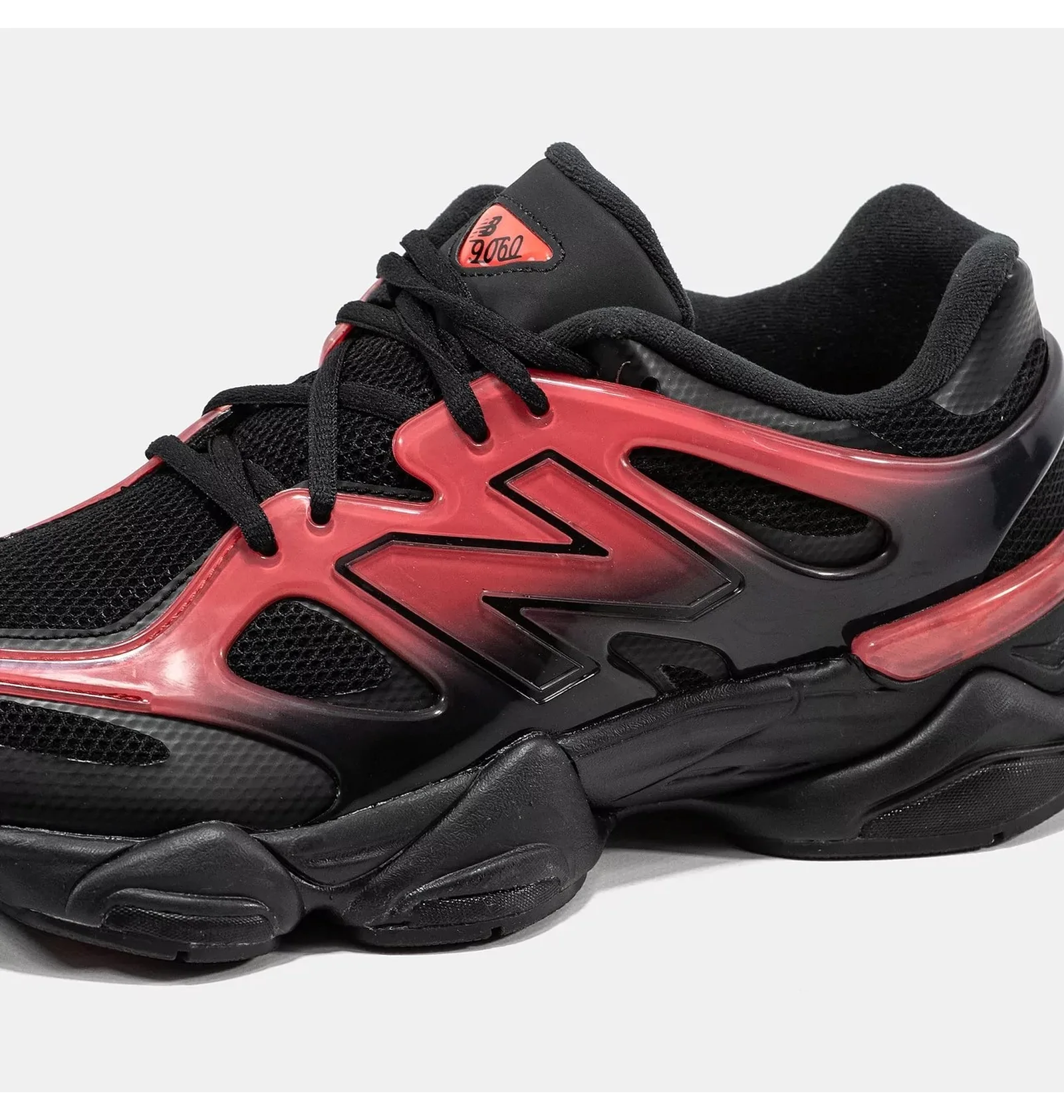 ᐉ Кросівки унісекс New Balance 9060 Black/Red U9060IDZ - придбати