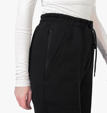 Брюки женские Nike Sportswear Tech Fleece Jogger Pants Black FB8330-010