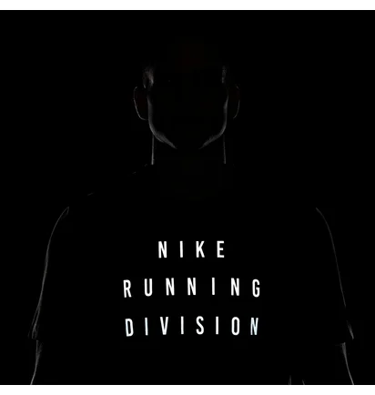 Футболка мужская Nike M Nk Df Tee Run Div Ho23 Green FN0829-222