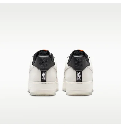 Кросівки чоловічі Nike Air Force 1 07 White IQ0293-030
